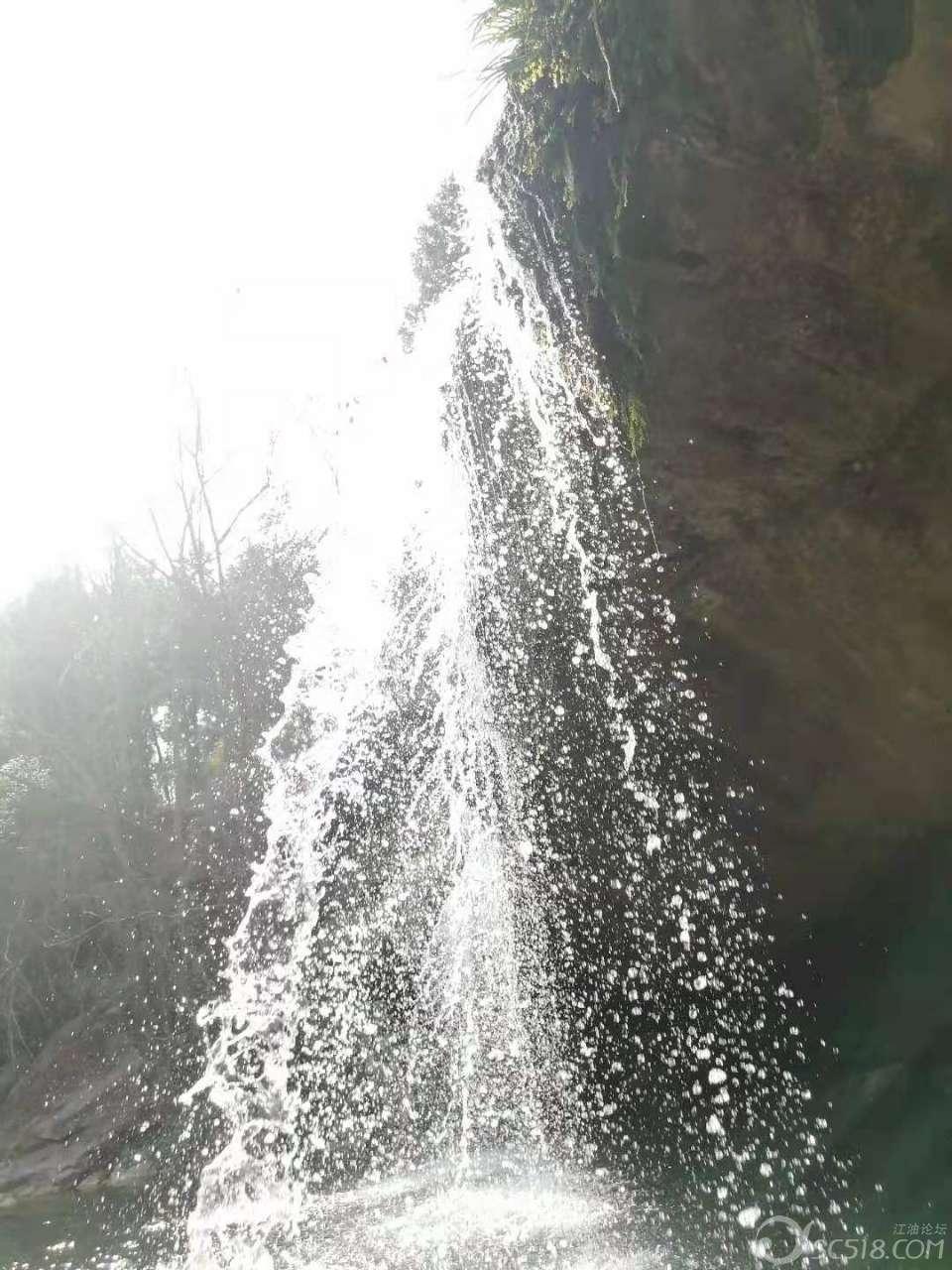 混动之王还能玩转智能化 岚图追光PHEV这也太卷了吧